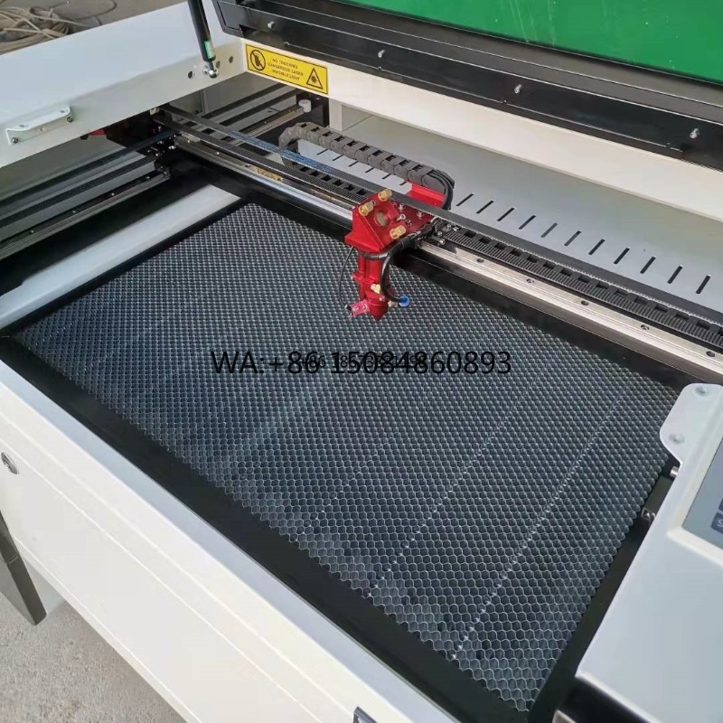 Acrylic Cutting Machine - Máquina de Corte a Laser CO2